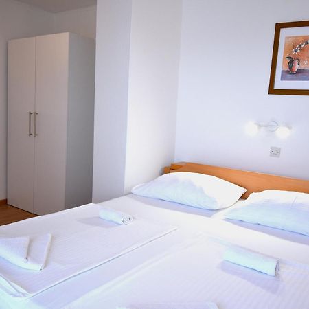 Guest House Sandra Rab Town Exterior photo
