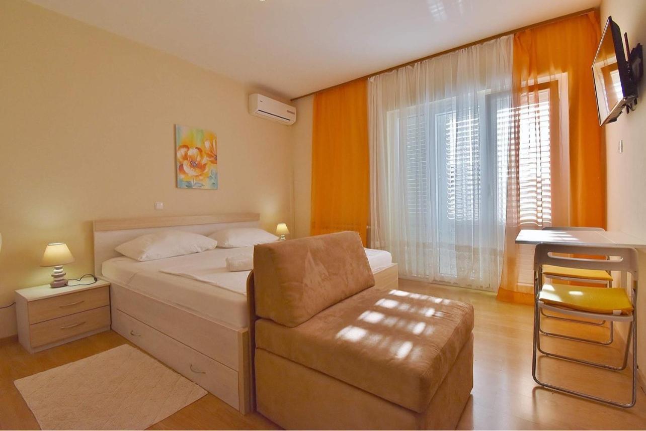 Guest House Sandra Rab Town Exterior photo